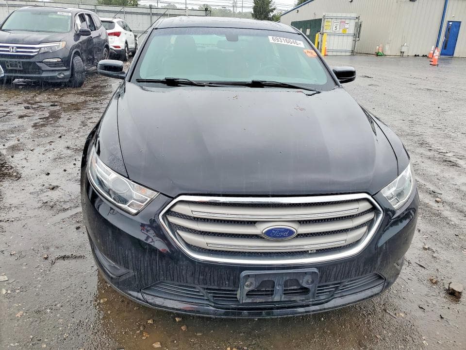 2018 FORD TAURUS SEL 5