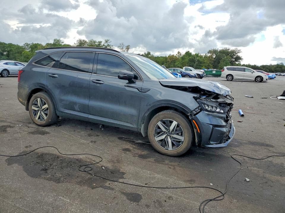 2022 KIA SORENTO S 4