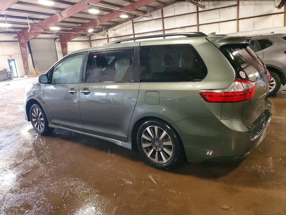 2020 TOYOTA SIENNA XLE 7-PASSENGER 2