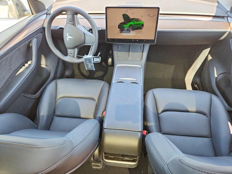 2023 TESLA MODEL Y 8