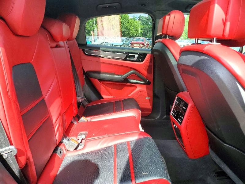 2021 PORSCHE CAYENNE GTS COUPE 11