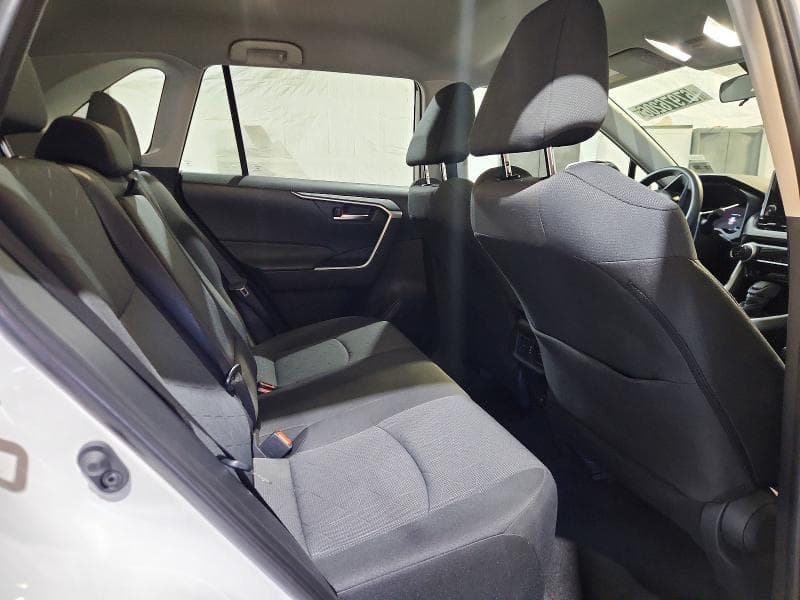 2025 TOYOTA RAV4 XLE 11