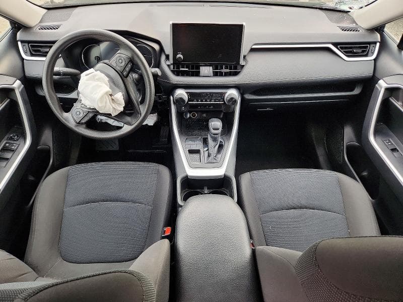 2023 TOYOTA RAV4 LE 8