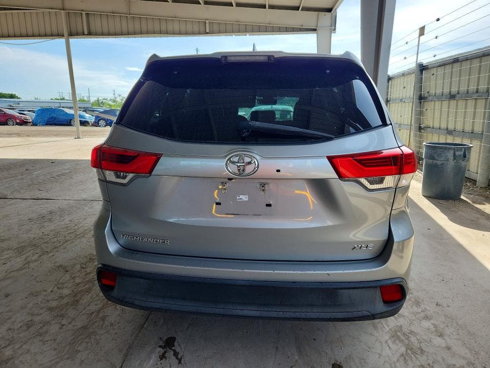 2017 TOYOTA HIGHLANDER XLE 6