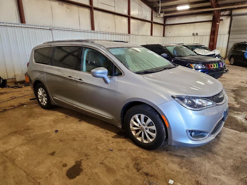 2018 CHRYSLER PACIFICA TOURING L 4