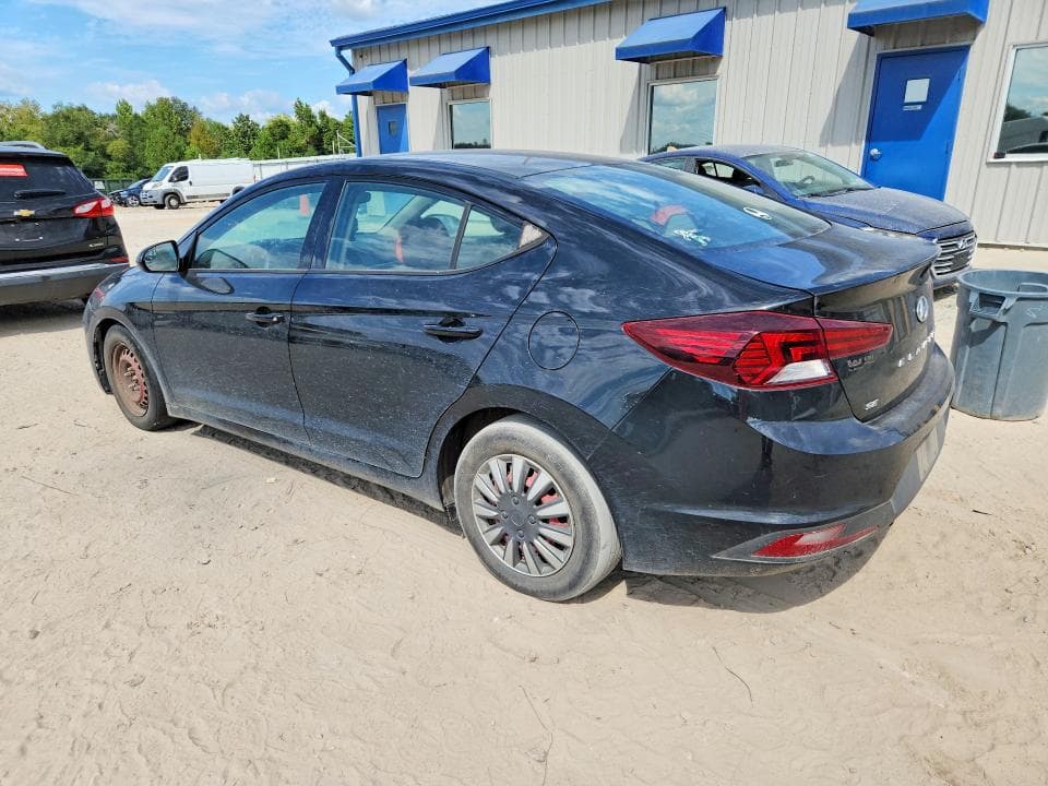 2019 HYUNDAI ELANTRA SE 2