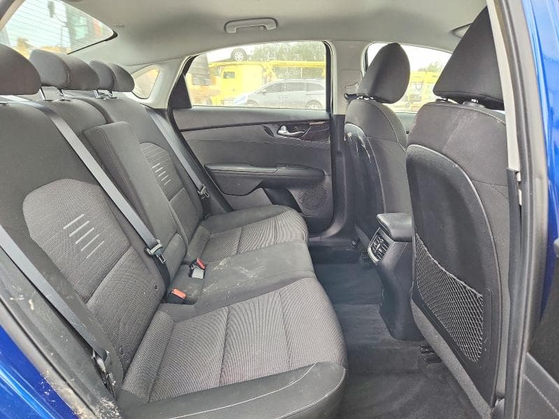 2021 KIA FORTE EX 10