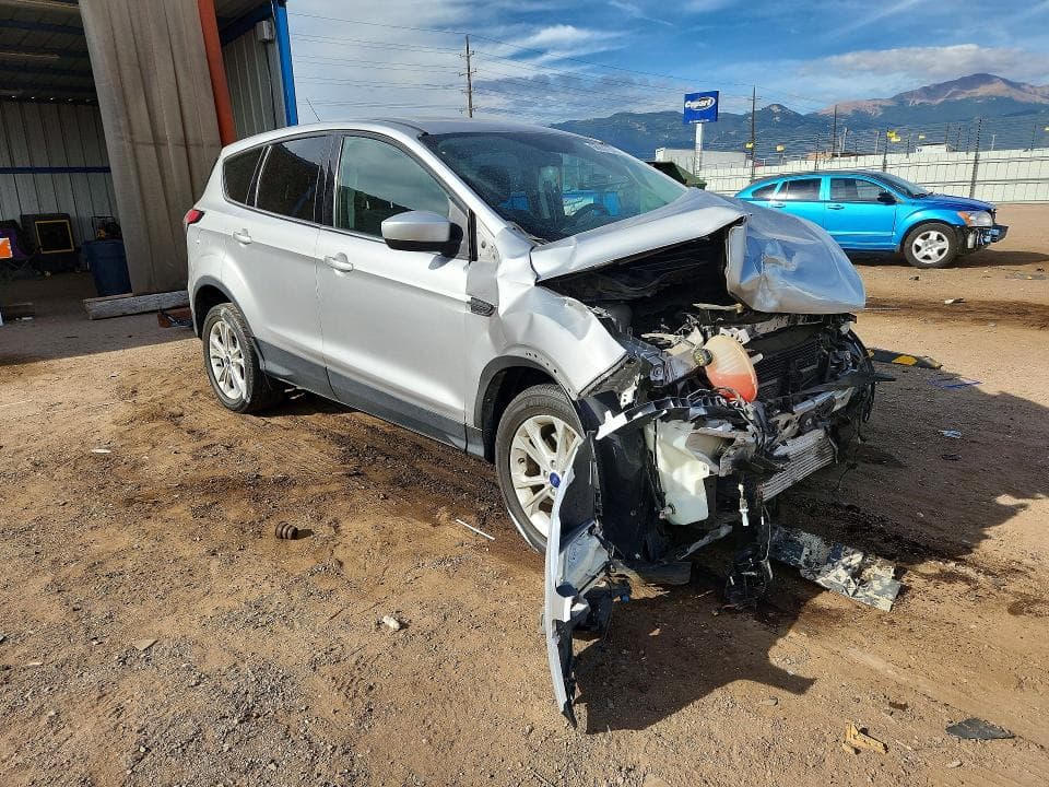 2017 FORD ESCAPE SE 4