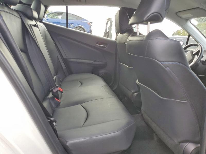 2017 TOYOTA PRIUS FOUR TOURING 11