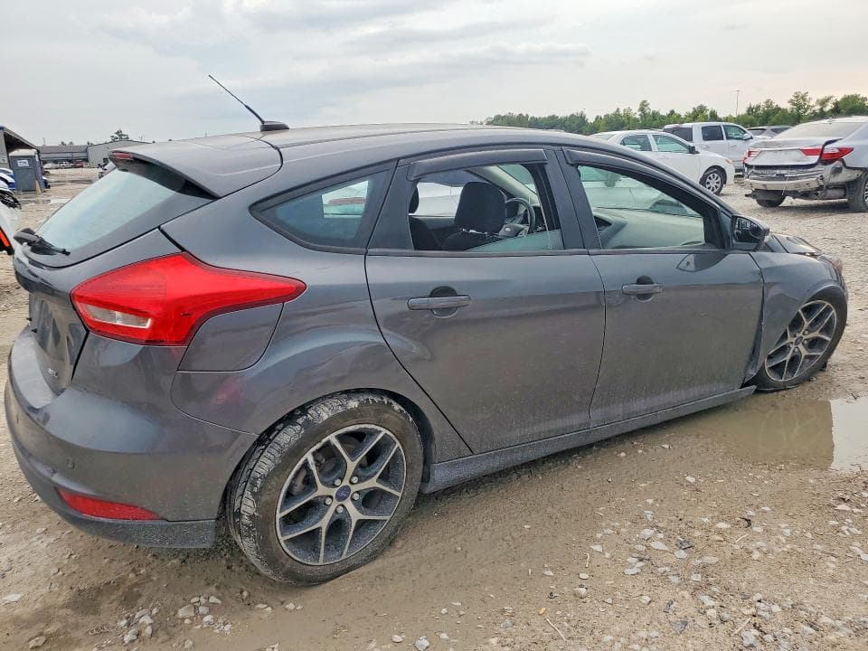 2017 FORD FOCUS SEL 3