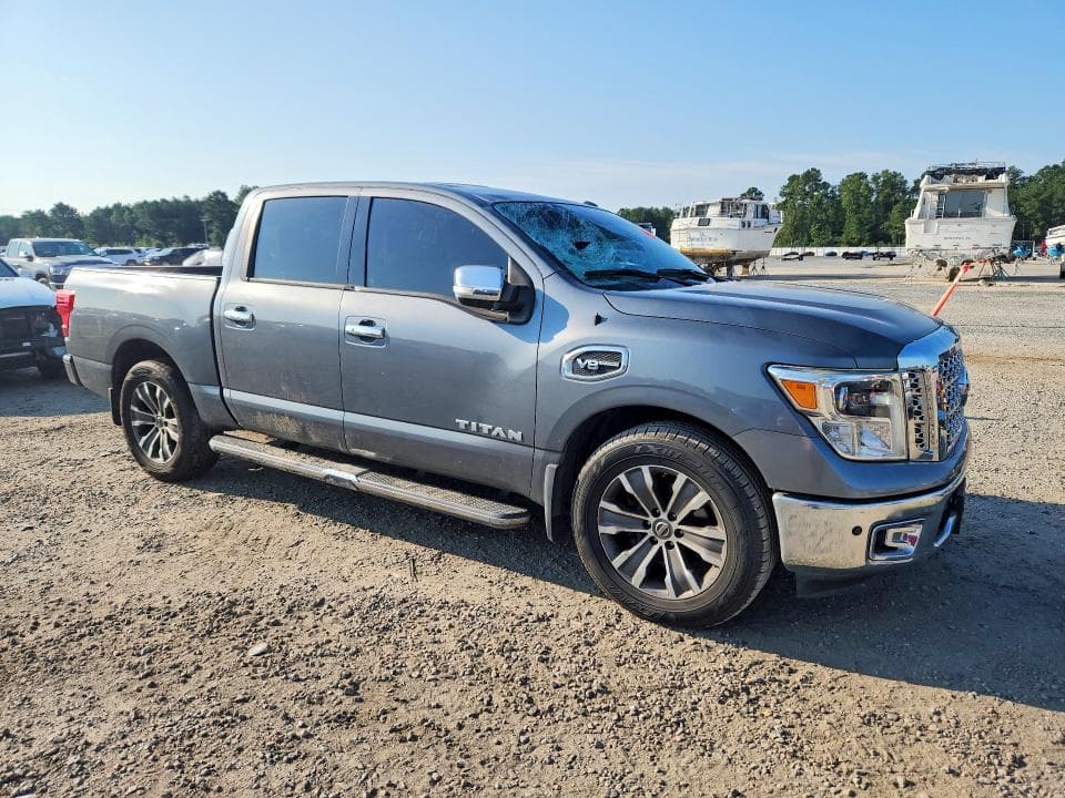 2017 NISSAN TITAN SL 4