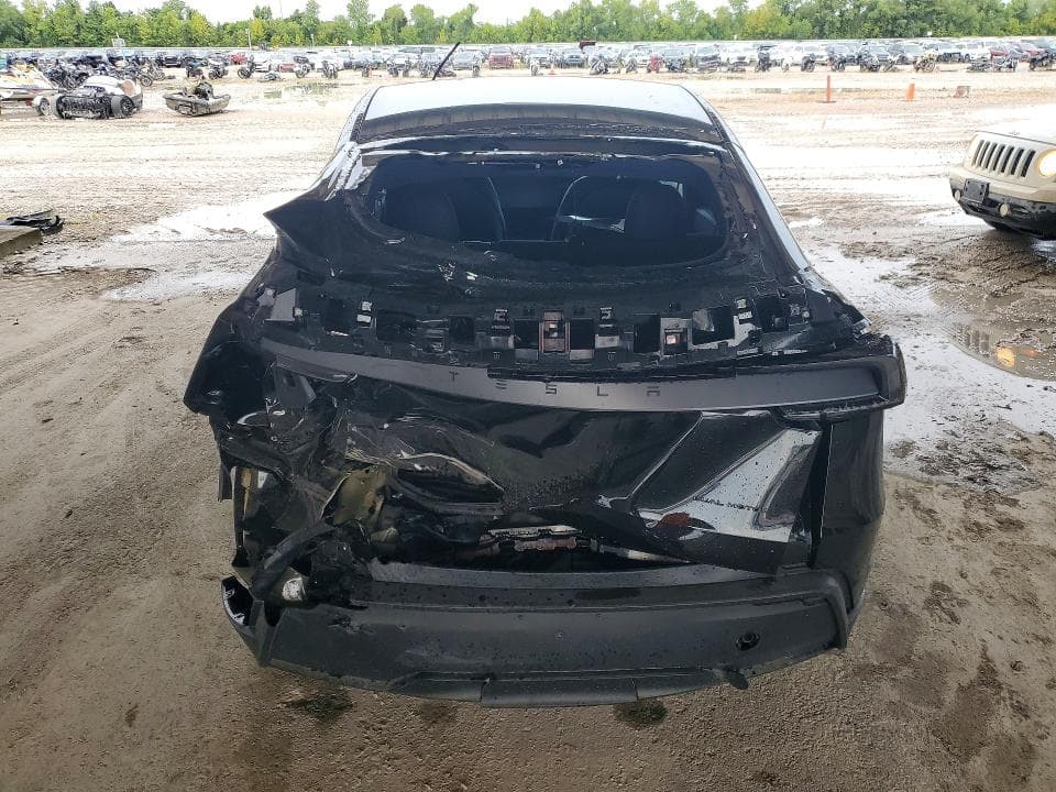 2026 TESLA MODEL Y 6