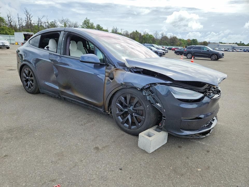 2022 TESLA MODEL X 4