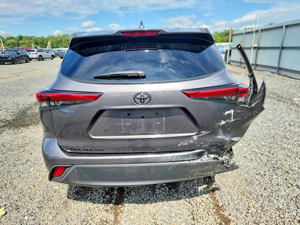 2021 TOYOTA HIGHLANDER LE 6
