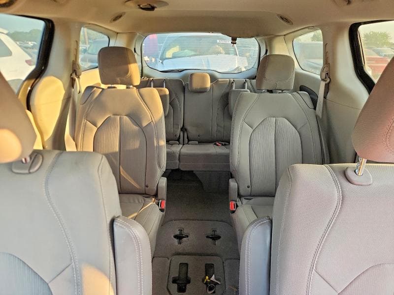 2017 CHRYSLER PACIFICA LX 10