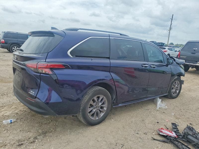 2021 TOYOTA SIENNA XLE 5