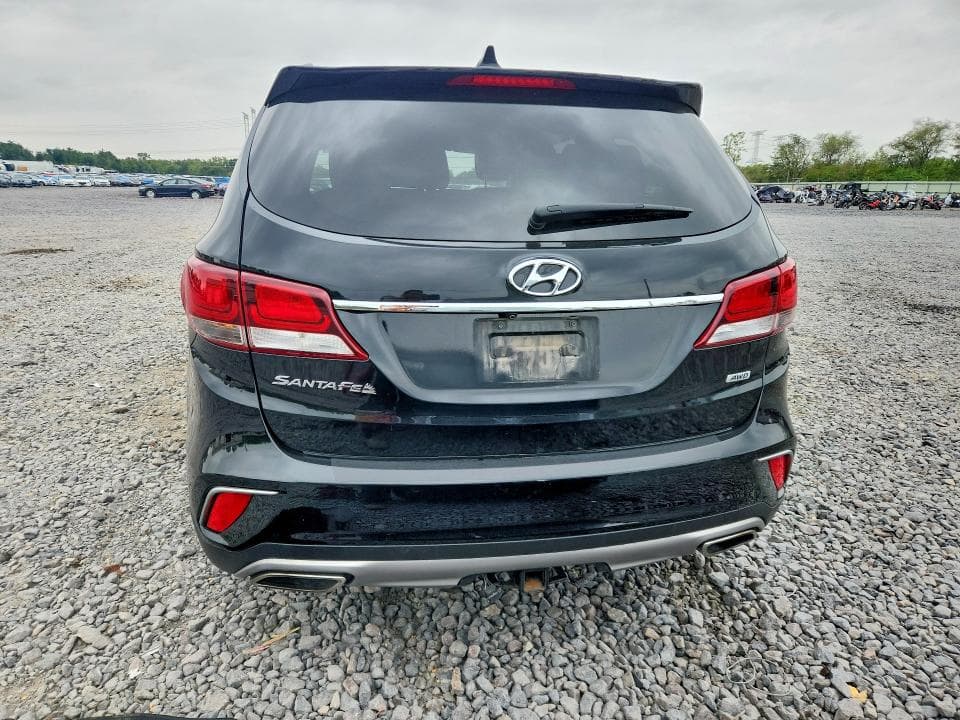 2017 HYUNDAI SANTA FE SE 6