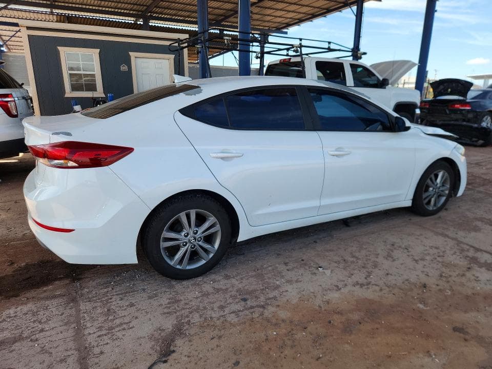 2017 HYUNDAI ELANTRA SE 3