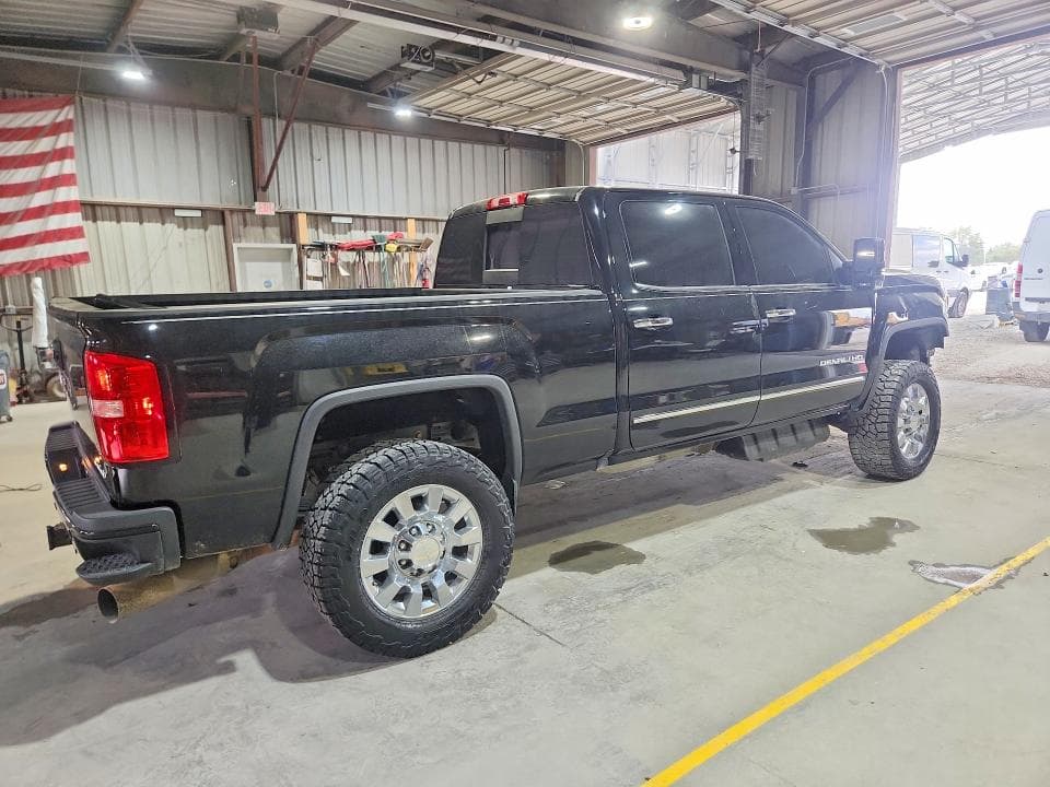 2017 GMC SIERRA K2500 DENALI 3