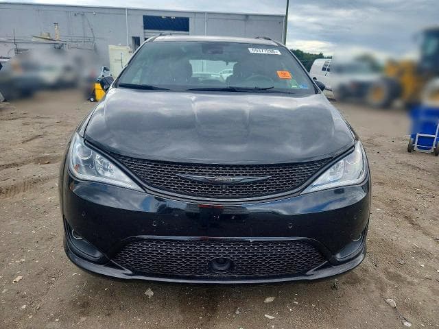 2019 CHRYSLER PACIFICA LIMITED 5