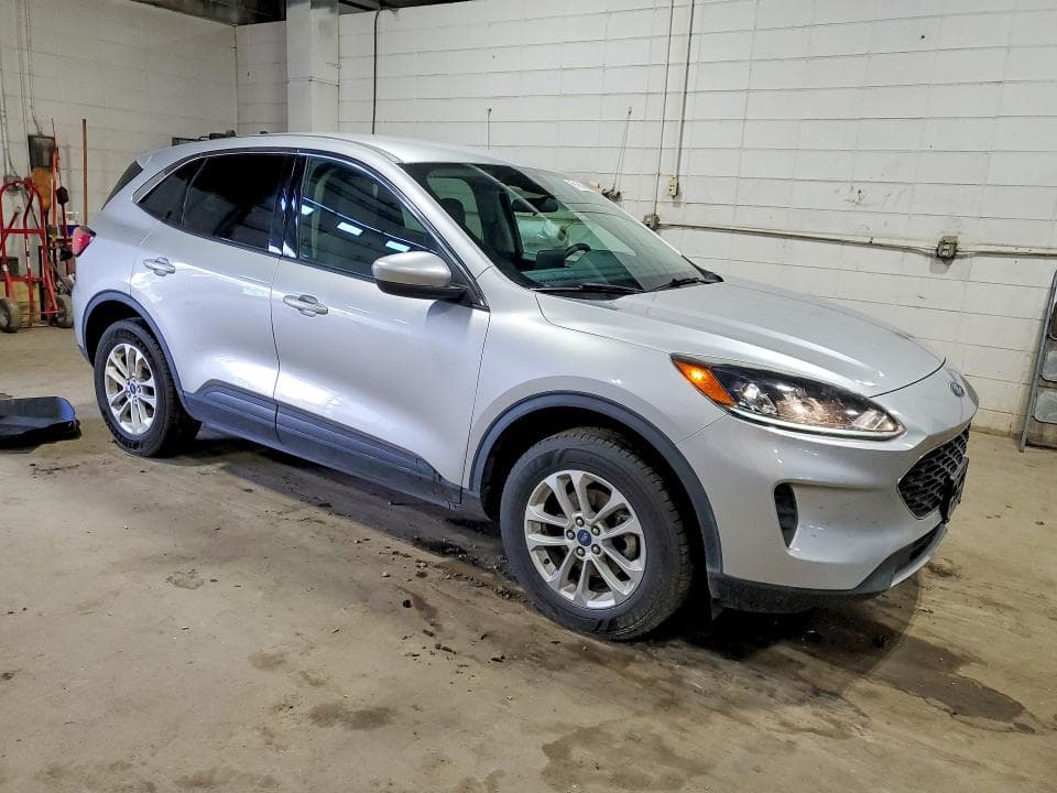 2020 FORD ESCAPE SE 4