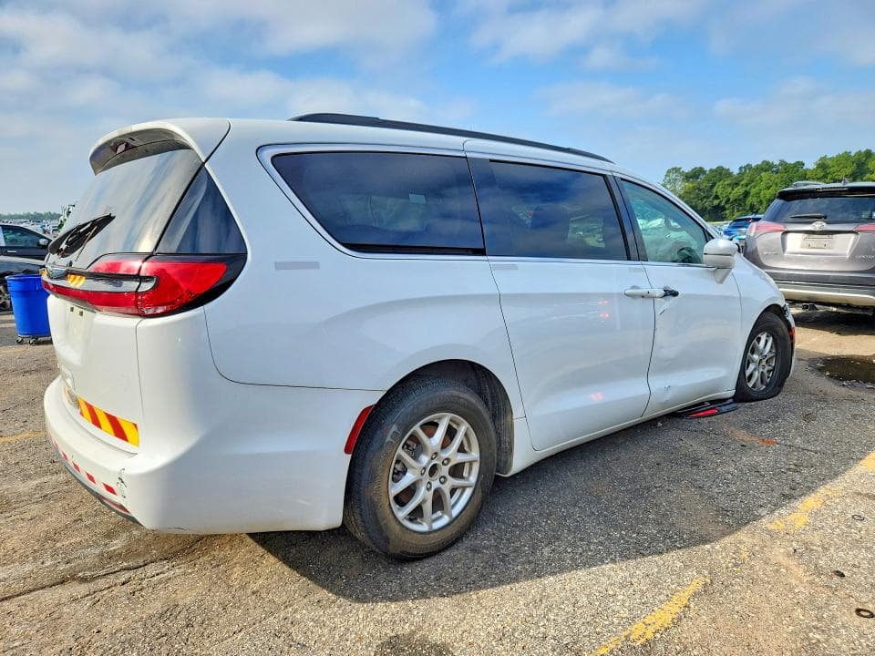 2022 CHRYSLER PACIFICA TOURING L 3