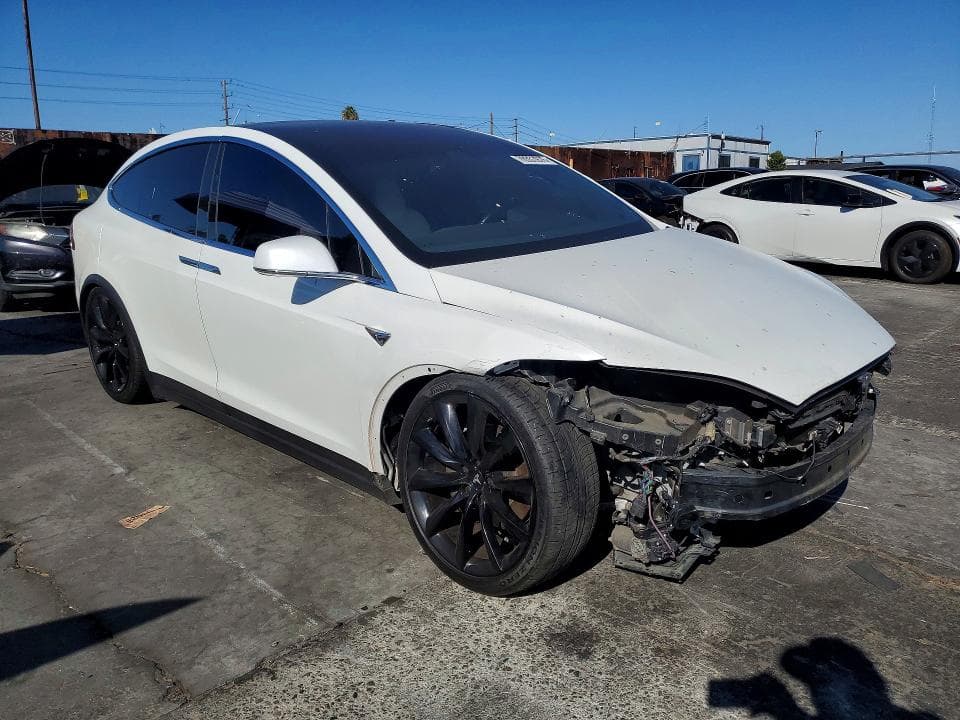 2017 TESLA MODEL X 4