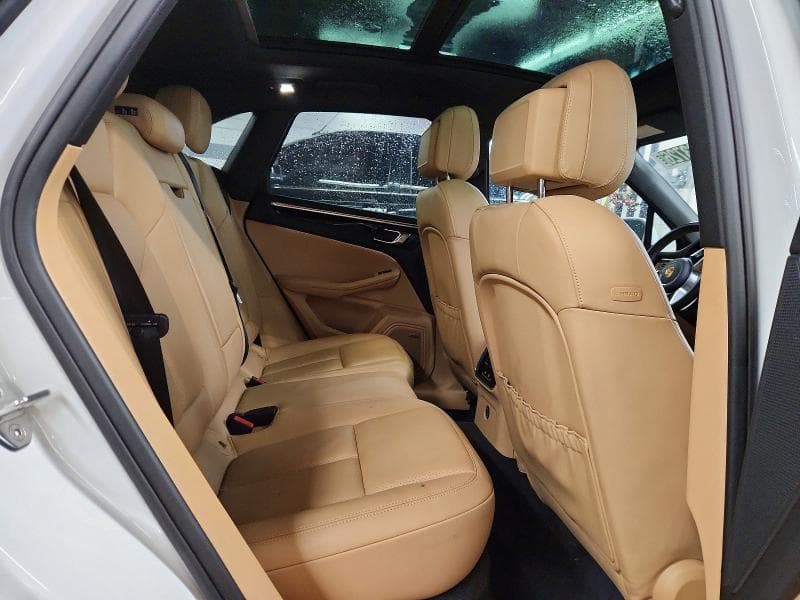 2018 PORSCHE MACAN 10