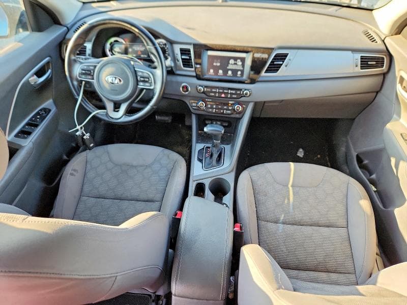 2017 KIA NIRO LX 8