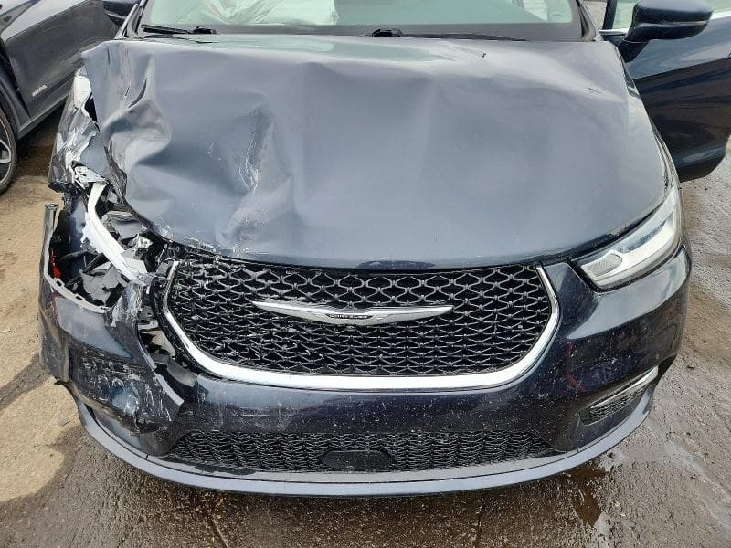 2021 CHRYSLER PACIFICA TOURING L 12