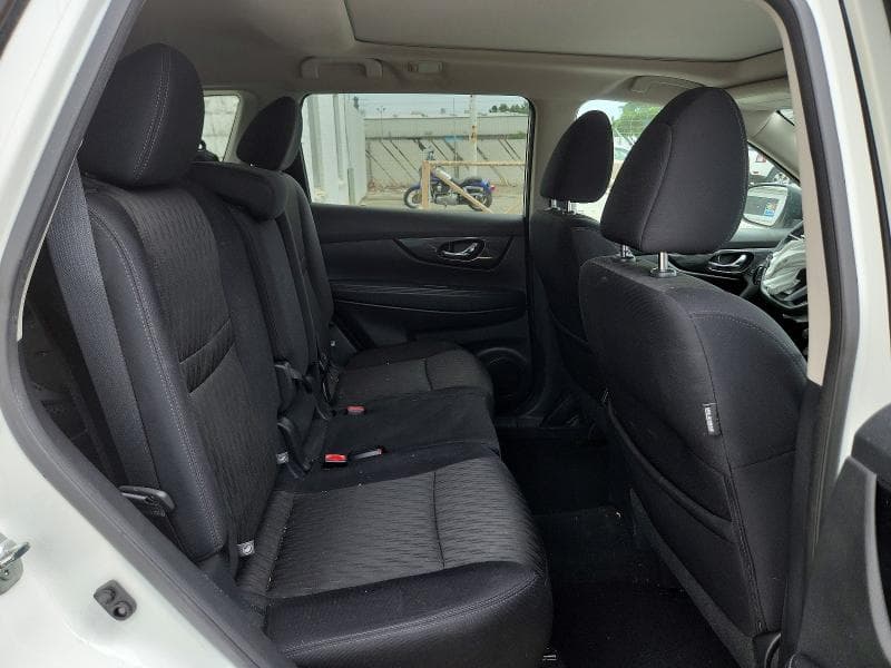 2017 NISSAN ROGUE SV 11