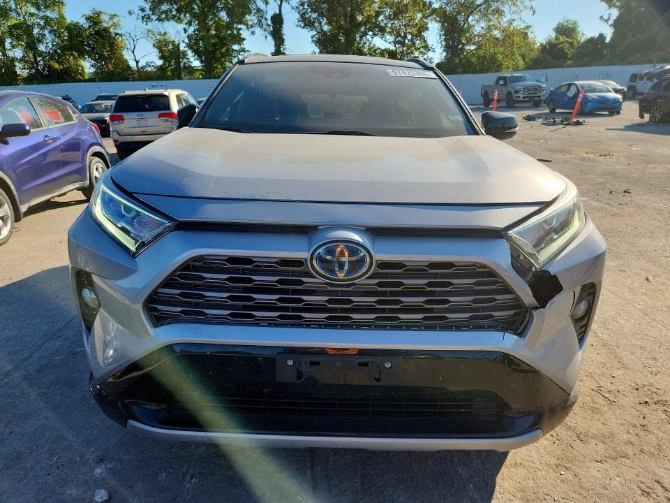 2019 TOYOTA RAV4 XSE 5