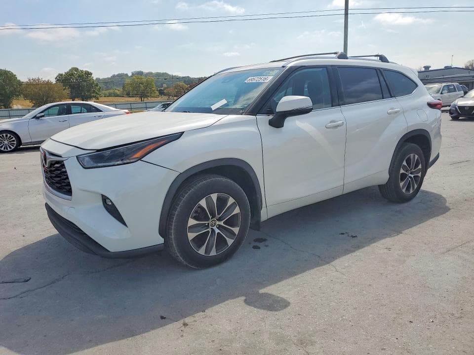2021 TOYOTA HIGHLANDER XLE