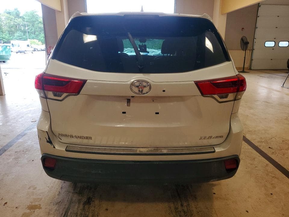 2017 TOYOTA HIGHLANDER XLE 6