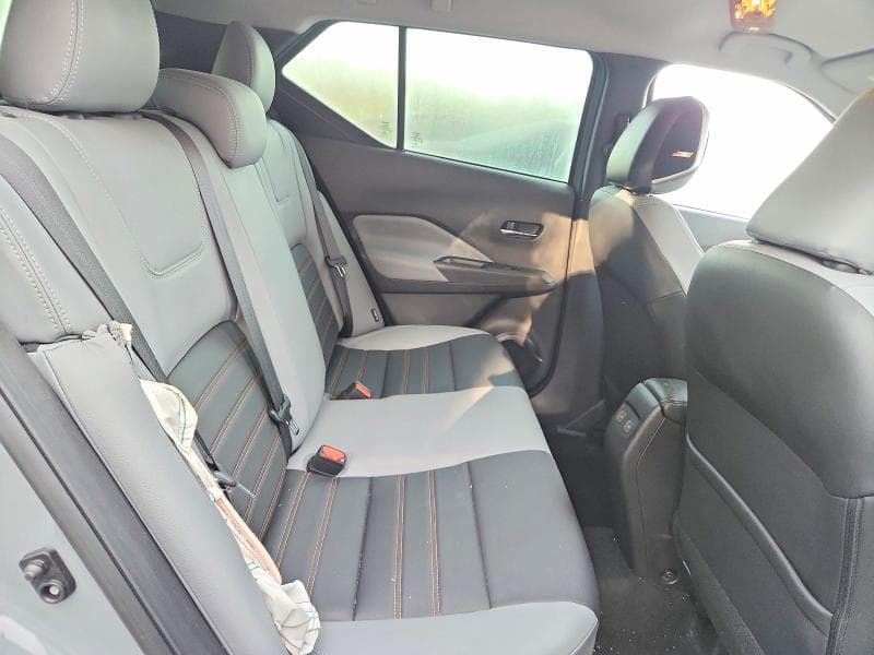 2021 NISSAN KICKS SR 11