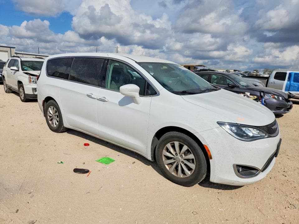 2019 CHRYSLER PACIFICA TOURING PLUS 4