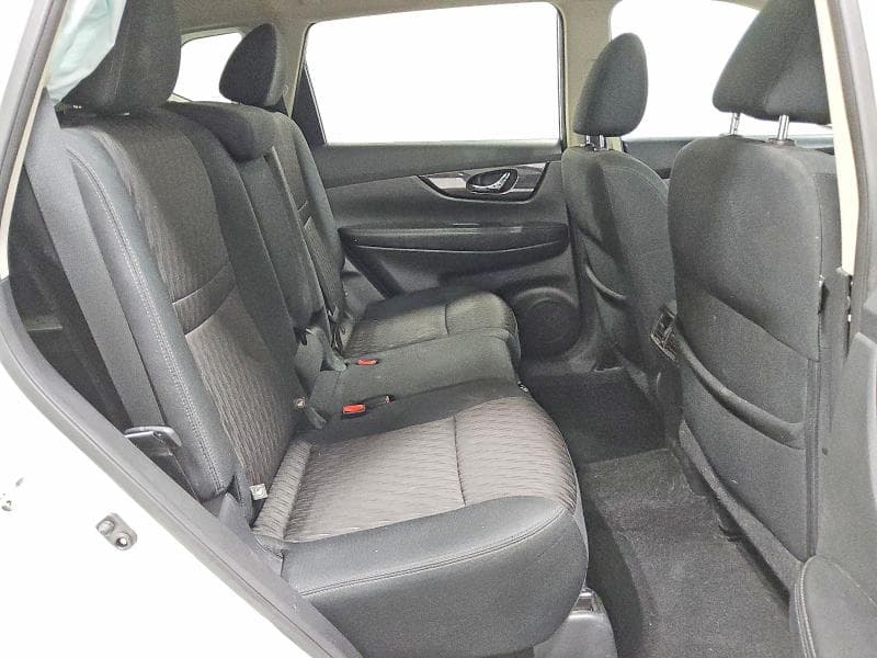 2017 NISSAN ROGUE SV 11