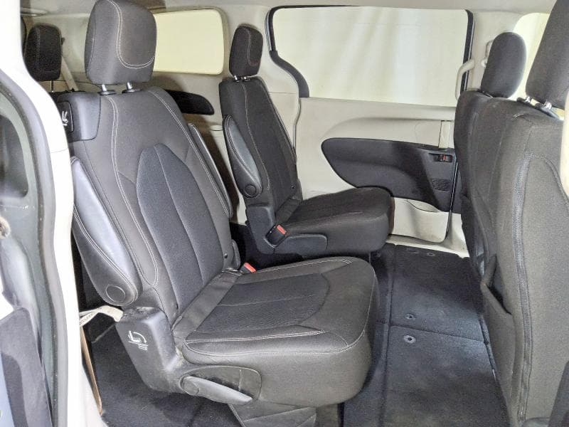 2021 CHRYSLER VOYAGER LX 11