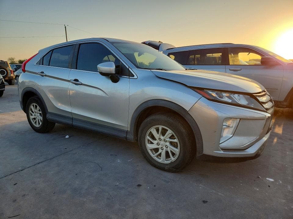 2019 MITSUBISHI ECLIPSE CROSS ES 4