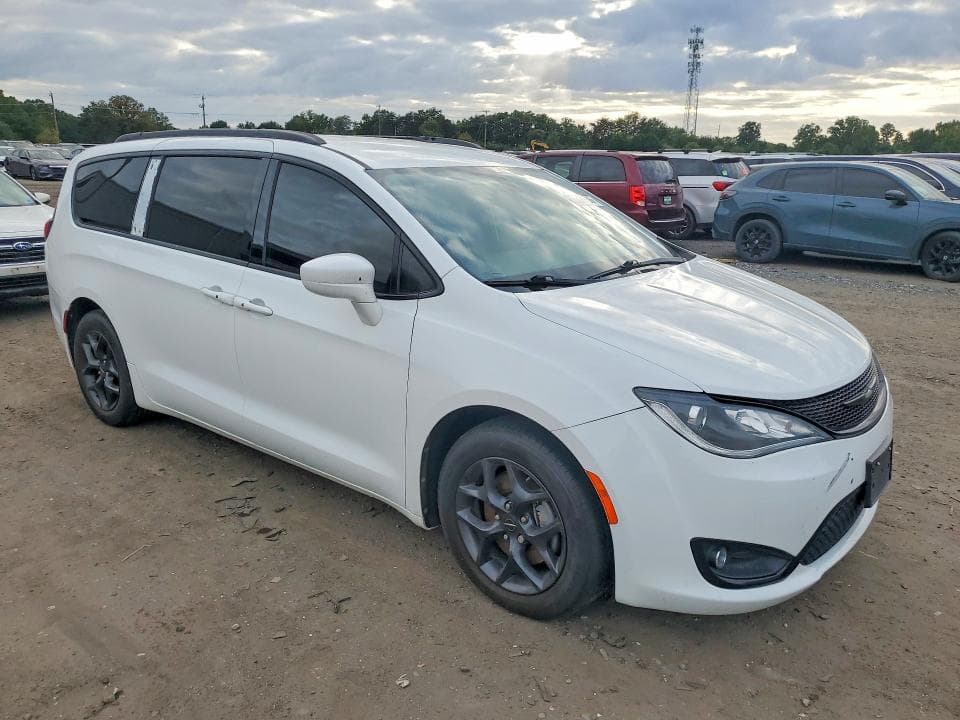 2018 CHRYSLER PACIFICA TOURING L 4