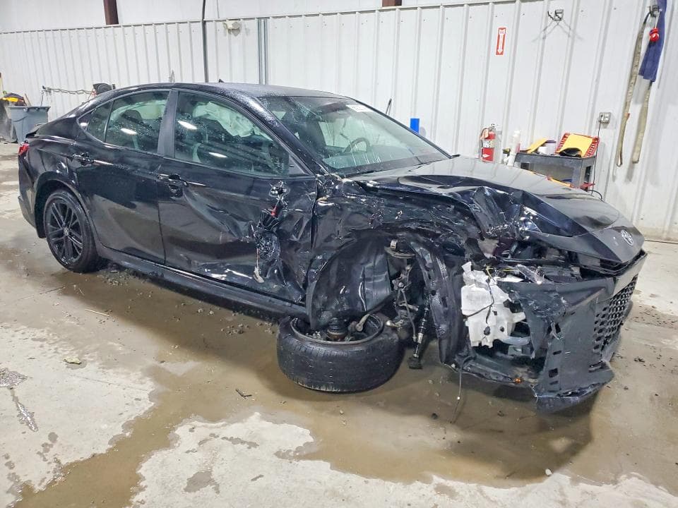 2025 TOYOTA CAMRY SE 4