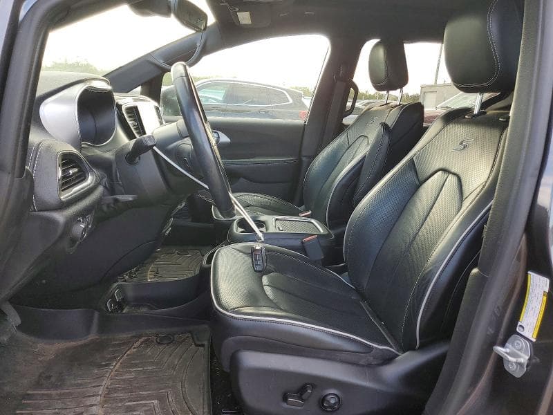2019 CHRYSLER PACIFICA LIMITED 7