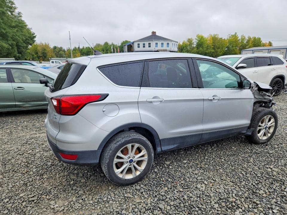 2019 FORD ESCAPE SE 3