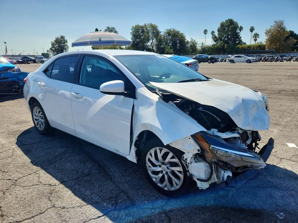 2017 TOYOTA COROLLA LE 4