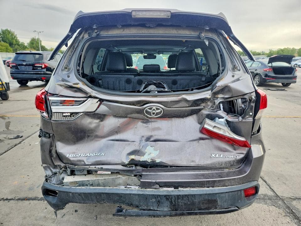 2018 TOYOTA HIGHLANDER XLE 6