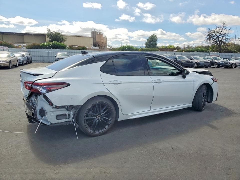 2022 TOYOTA CAMRY XSE 3