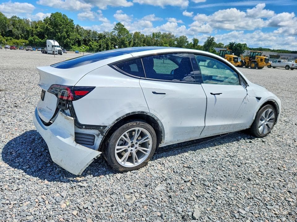 2024 TESLA MODEL Y 3