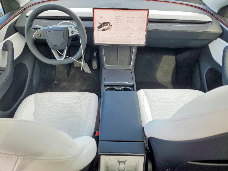 2026 TESLA MODEL Y 8