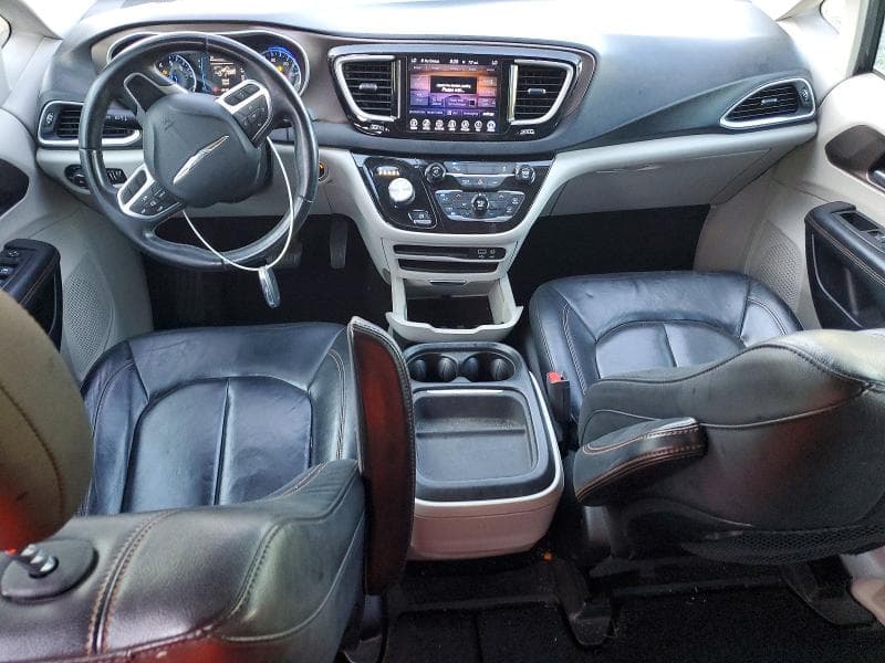 2017 CHRYSLER PACIFICA TOURING L 8