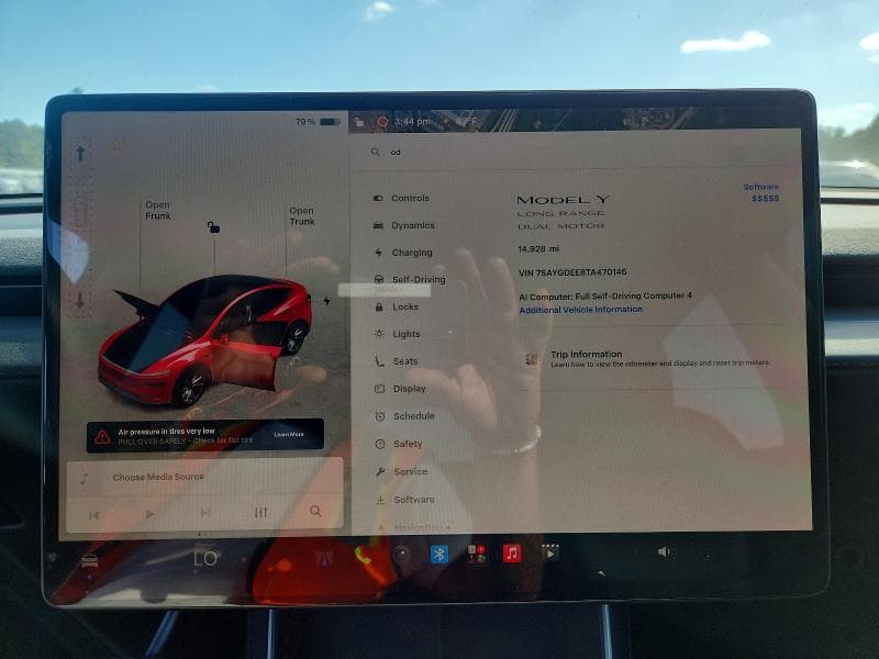 2026 TESLA MODEL Y 9